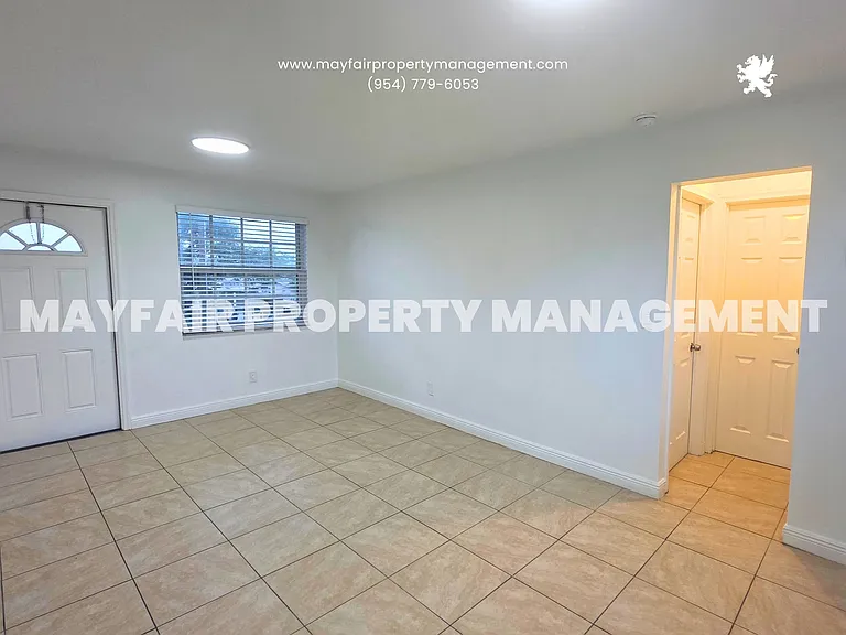 5621 SW 36th Ct #206 — Photo 4
