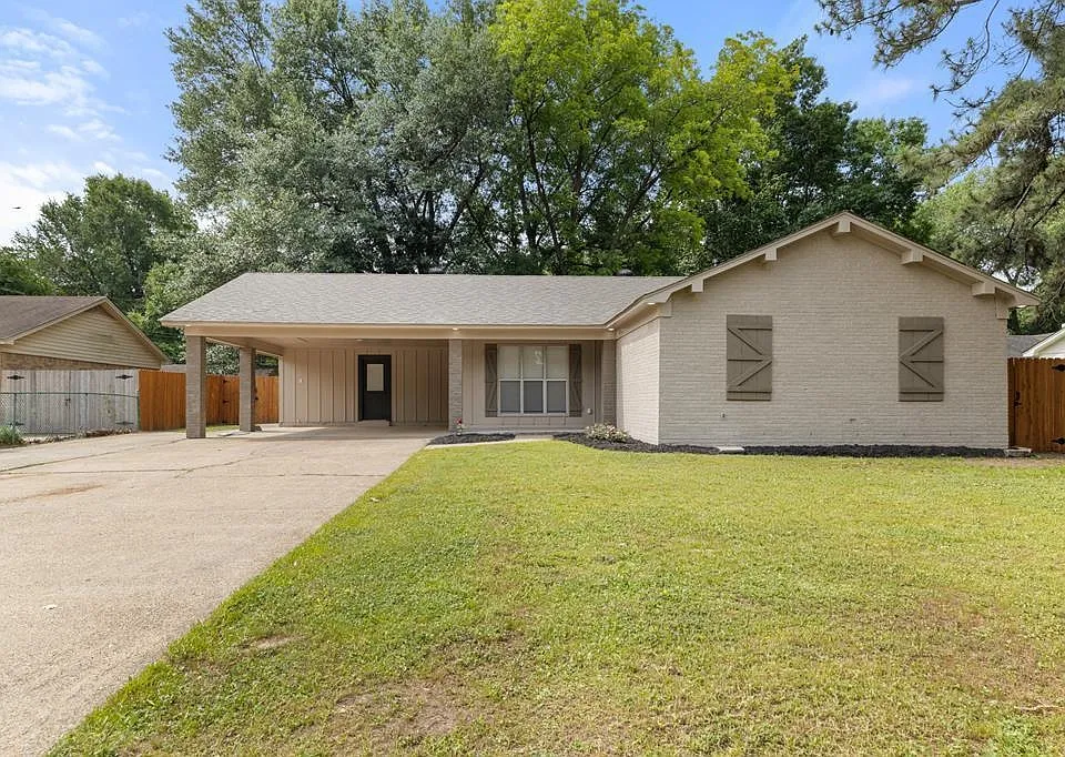 908 N Roselawn Dr