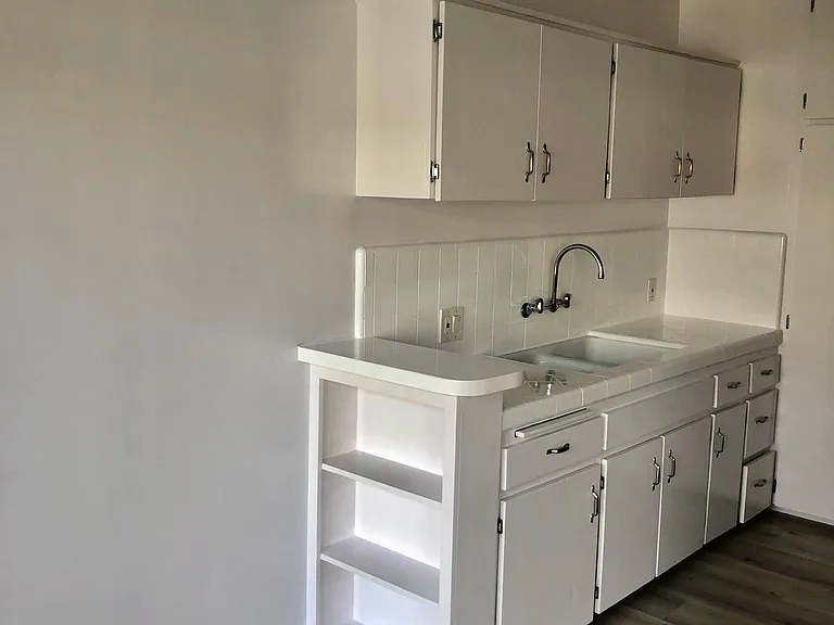 11818 Gateway Blvd #15 — Photo 12