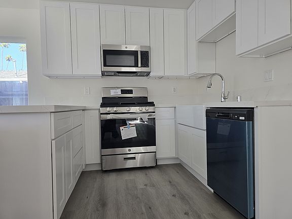 5th image of 1056 W 96th St #B