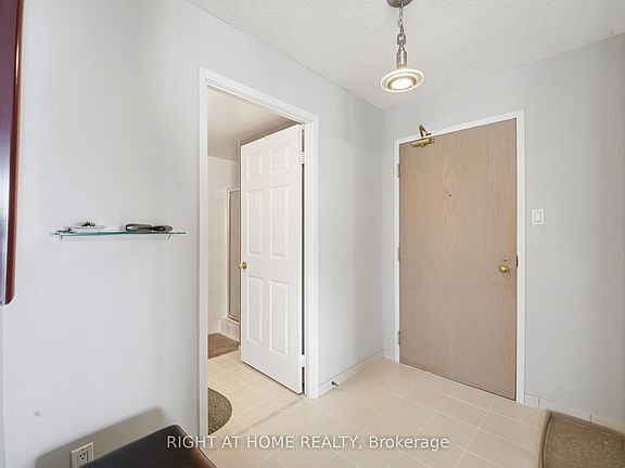 5th image of 298 Jarvis St #1602