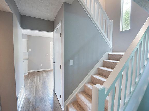 3rd image of 3863 Heatherglen Dr