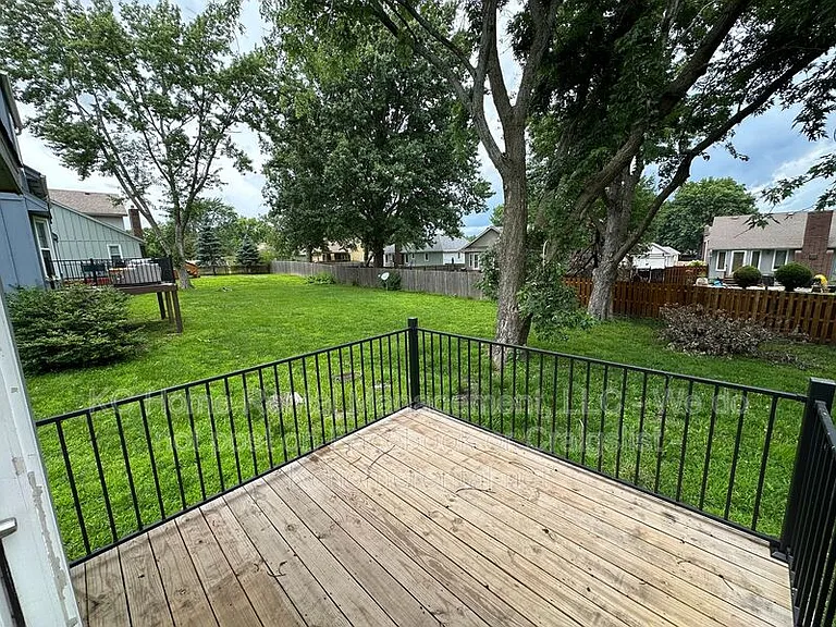 1420 SE 7th Pl — Photo 33