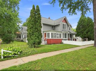 1102 W Lawrence St, Appleton, WI 54914