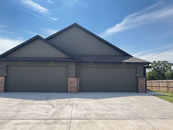 3rd image of 11517 University Dr