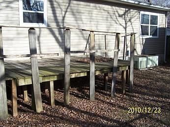 2nd image of 305 Riddle St