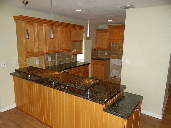 3rd image of 5921 NE 22nd Ave