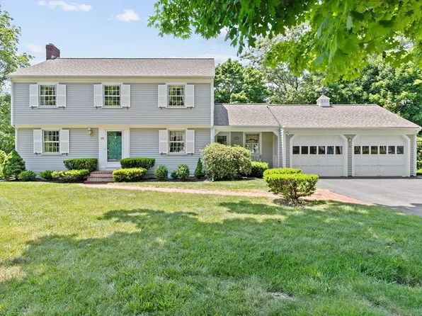 22 Plymouth River Rd, Hingham, MA 02043