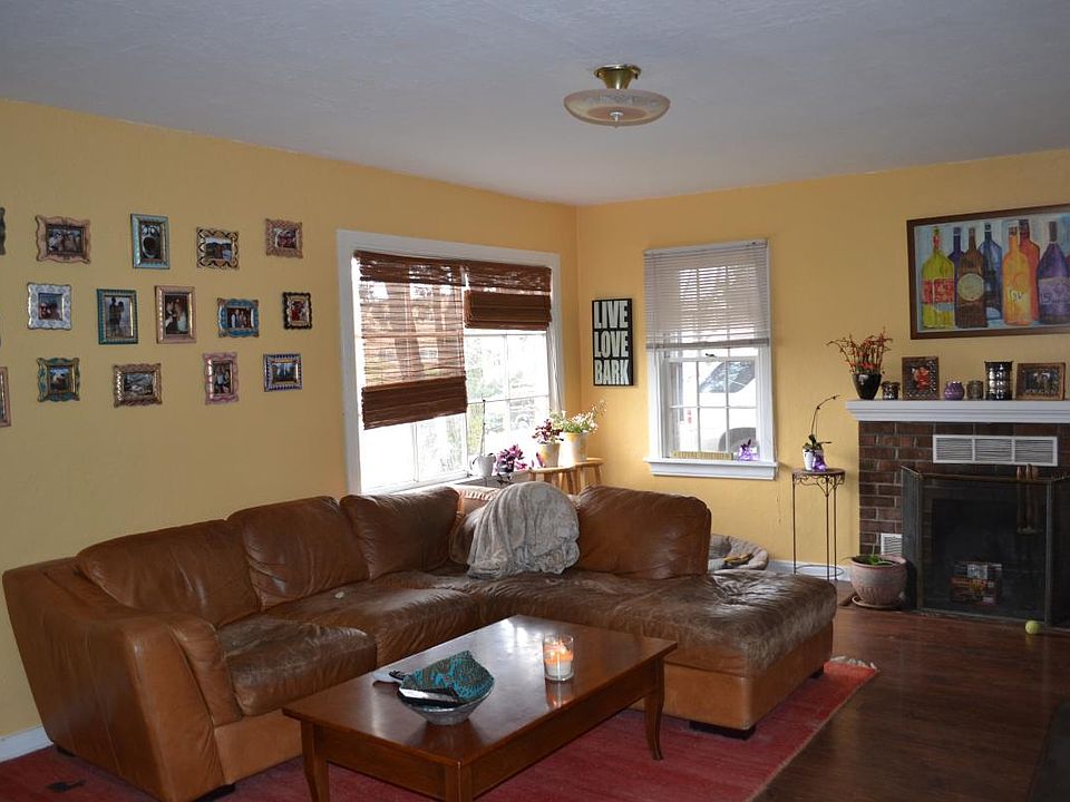 2nd image of 867 20th St