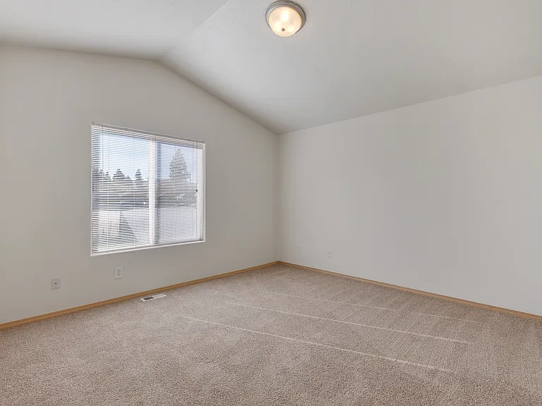 10710 E 11th Ln — Photo 9
