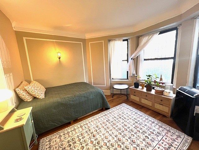 1st image of 900 Union St APT 1A