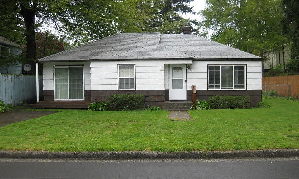 2nd image of 722 SW 106th St