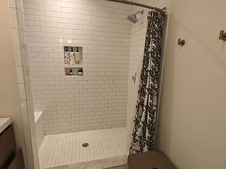 2108 Davenport Ave — Photo 14