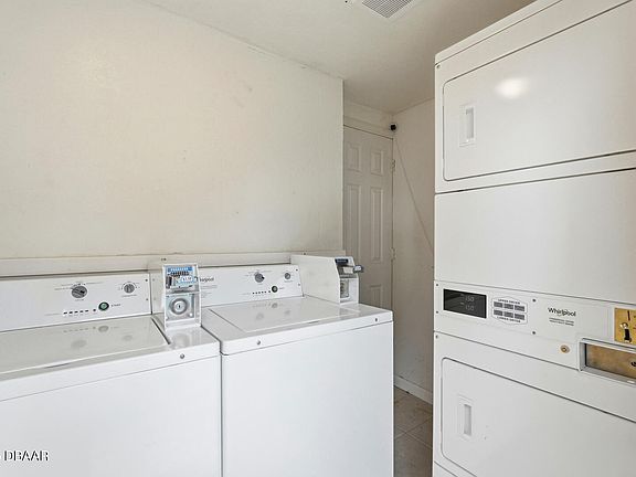 4th image of 715 Harvey Ave