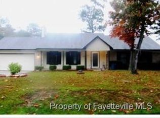 512 Woodberry Cir, Raeford, NC 28376