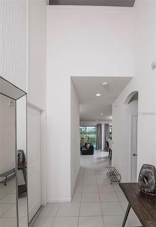 8 bed, 5.0 bath, 3248 sqft, $5,250 — Photo 3