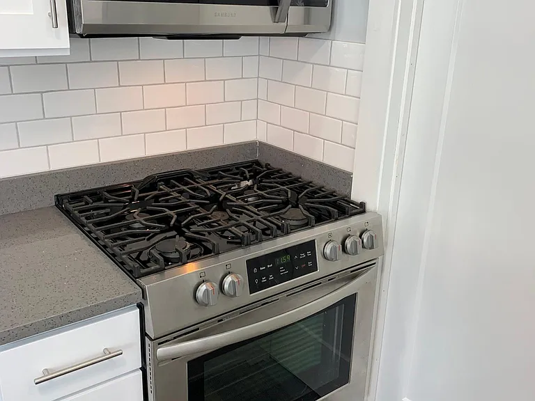 60B Willett Ave #B — Photo 11