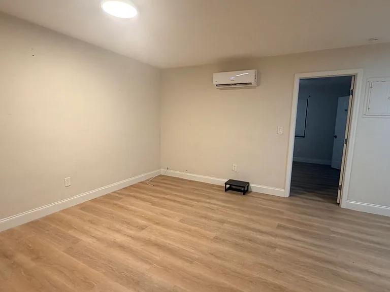 800 Moffett St #3 — Photo 10