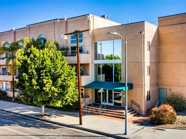 5604 Rhodes Ave APT 303, Valley Village, CA 91607