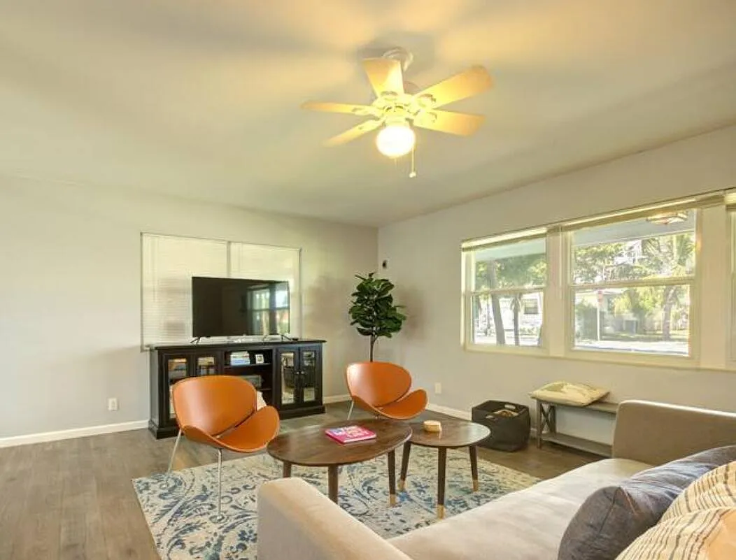 2 bed, 1.0 bath, 975 sqft, $2,350 — Photo 4