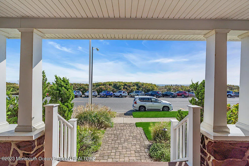 6 bed, 2977 sqft, $24,000 — Photo 4
