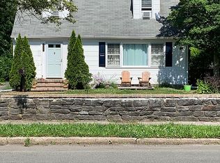 171 Woodhull Ave, Riverhead, NY 11901