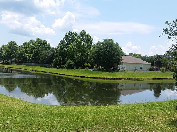 2nd image of 117 Brookfall Dr