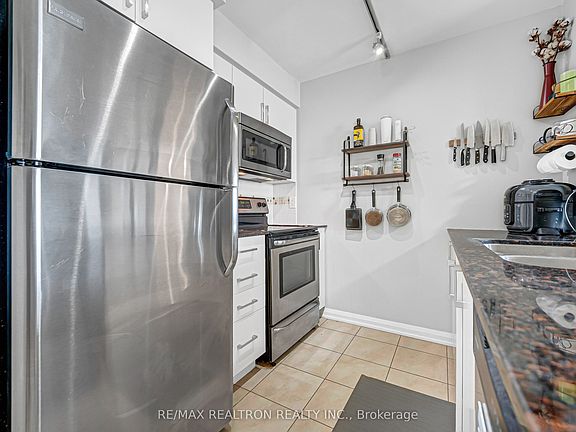 5th image of 73 King William Cres #Lph01