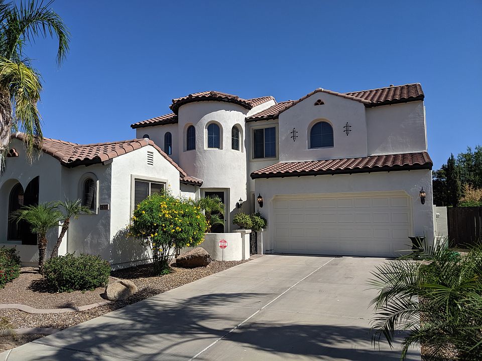 1st image of 437 W Desert Broom Dr