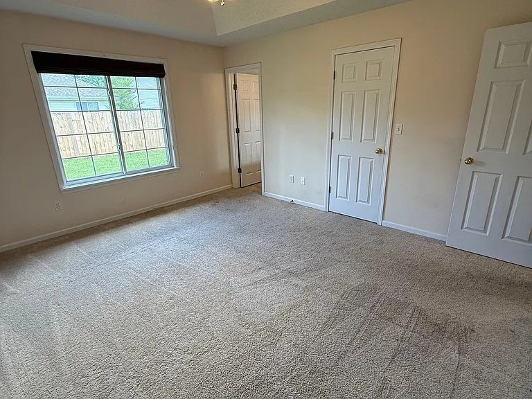 701 Manhattan Dr — Photo 10