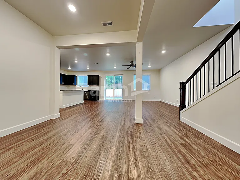 9280 Shootingstar St — Photo 4