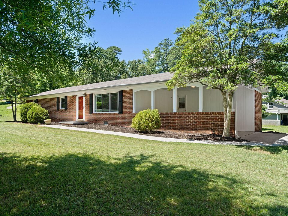 1st image of 200 Country Club Dr SW