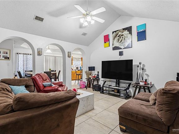 2nd image of 3007 Gold Ave