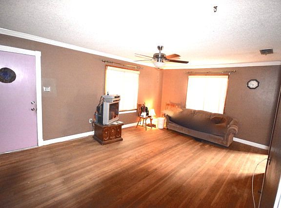 5th image of 2104 N Washington Ave