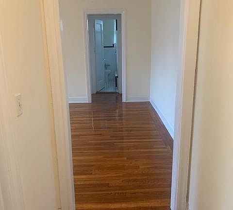 4th image of 4-224 Martine Ave #4