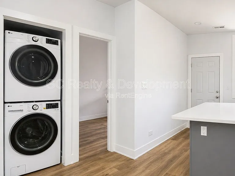 3744 N Wilton Ave #1S — Photo 6