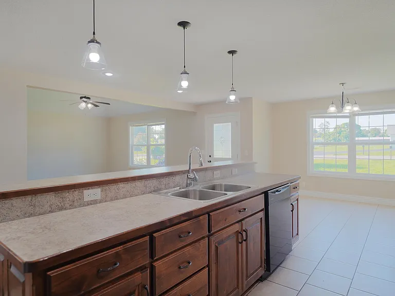 593 W Fountain Rd — Photo 6