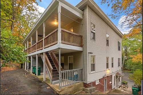 1247 Main St #3R Photo 1