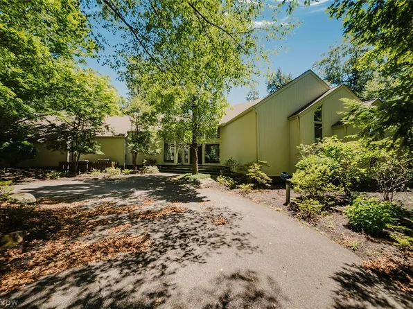 999 Chestnut Run, Gates Mills, OH 44040