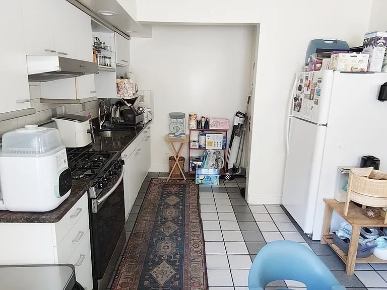 4 Fuller St #1 — Photo 6