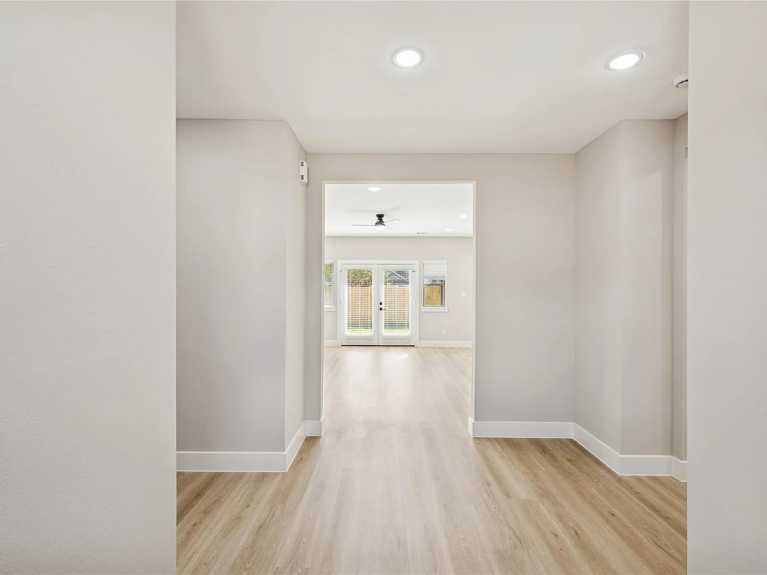 3 bed, 2.5 bath, 2125 sqft, $2,700 — Photo 3