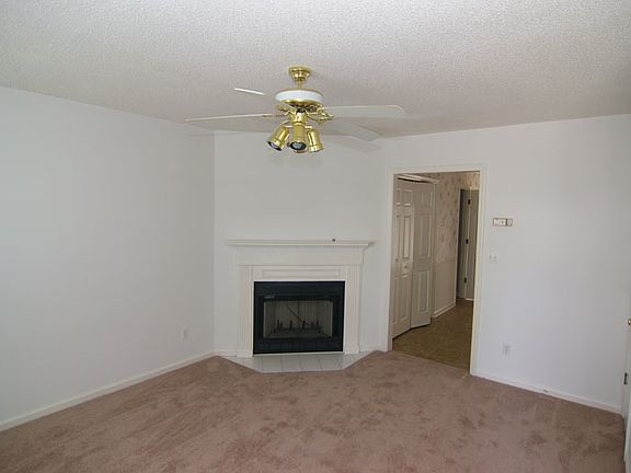 2nd image of 3815 W3 Sterling Pointe Dr