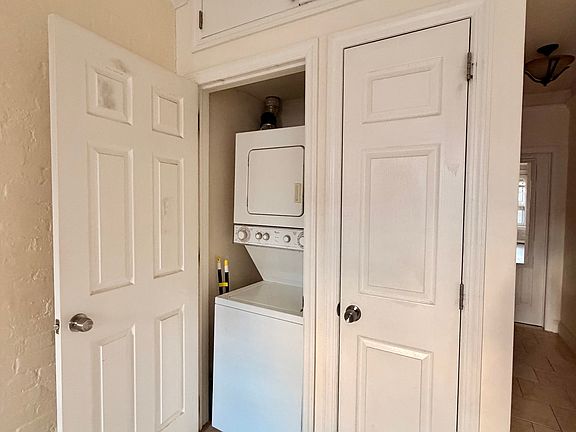 4th image of 455 W 50th St APT 11