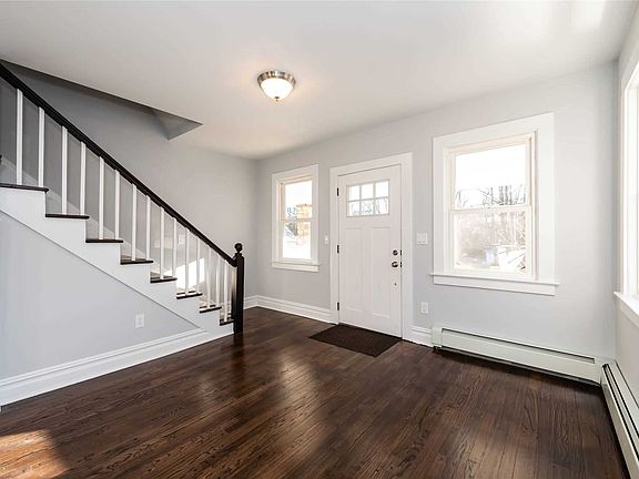 2nd image of 94 Summers St