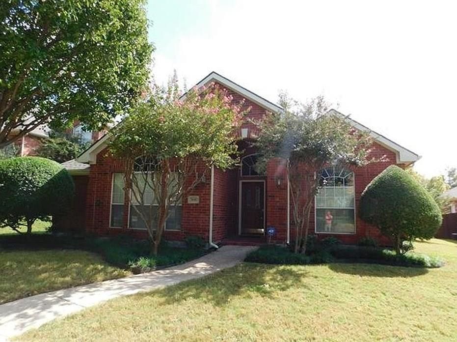 1st image of 3016 Golden Gate Dr