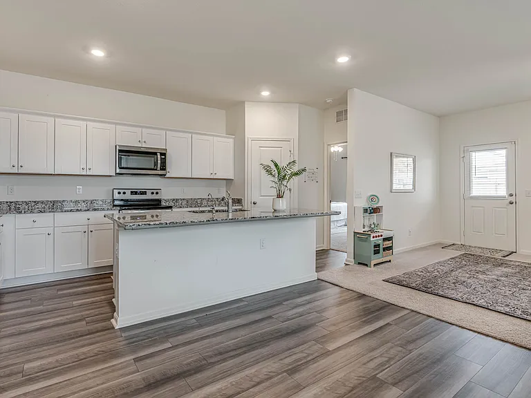 8437 Falcon Mdw — Photo 15