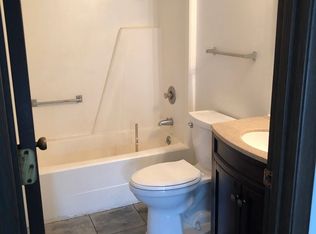 605 Stucky St APT F2, Berne, IN 46711
