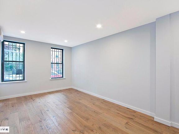 2nd image of 100 Wyckoff St APT 1R