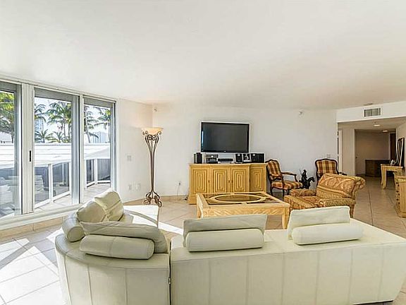 5th image of 16711 Collins Ave APT 207
