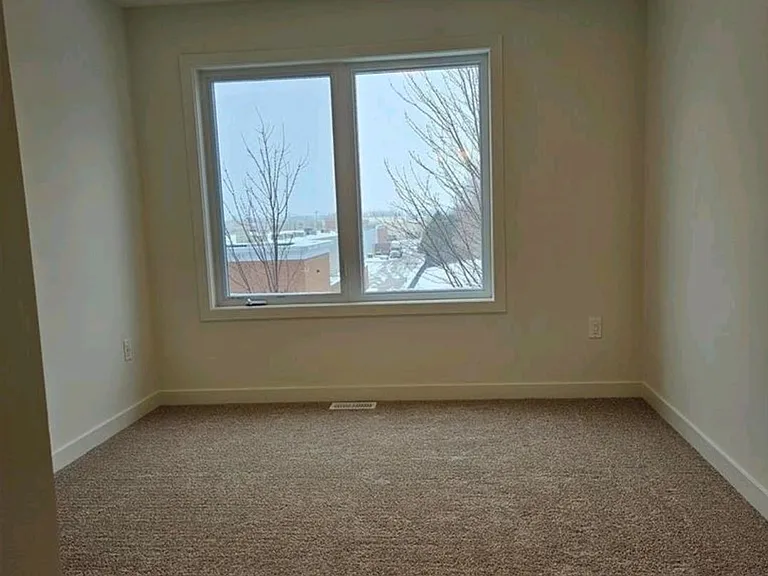 824 Woolwich St #142 — Photo 6